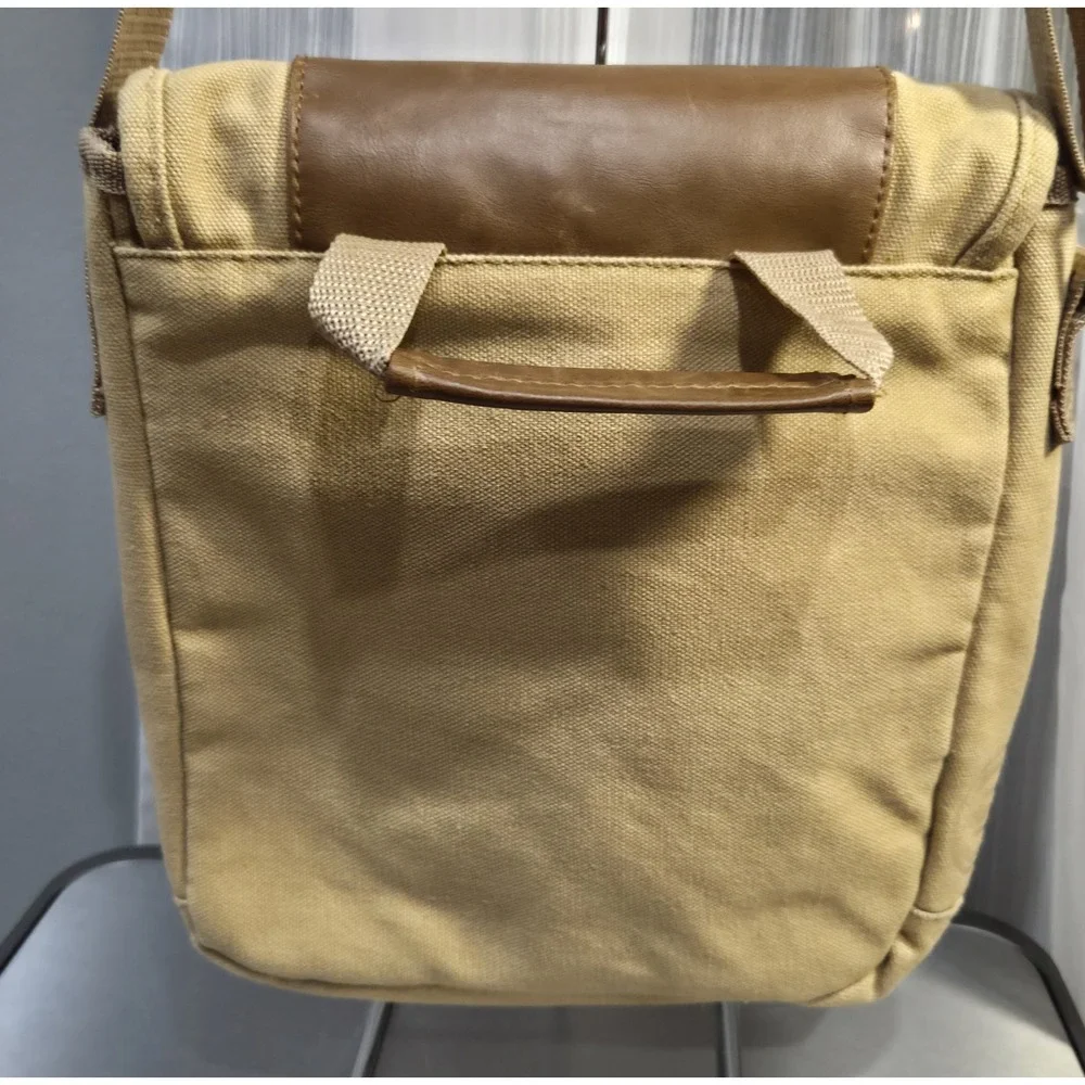 Field & Co‎ Messenger Bag STX Entertainment Wrap Gift 